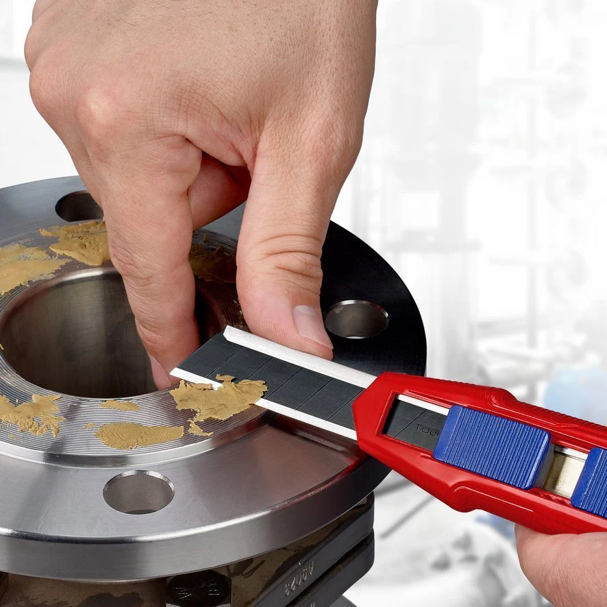 KNIPEX CutiX Universal Knife 165 mm (With Stabilisation Bar) - 90 10 165 BK - Image 5