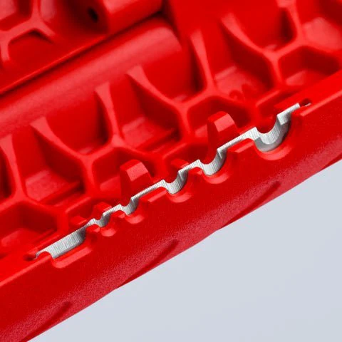 KNIPEX TwistCut® 90 22 02 SB Corrugated Pipe Cutter - Image 3