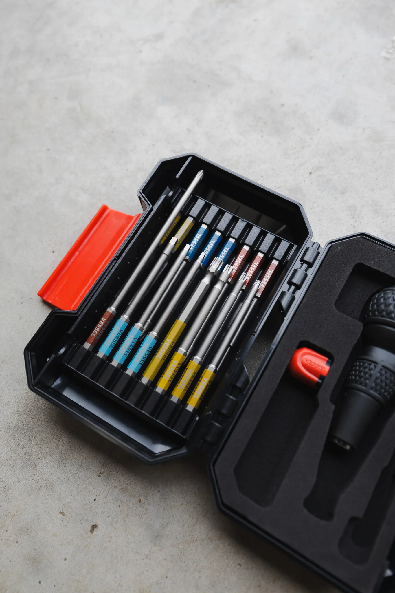 Vessel 16 Piece GOSAI (3) Bit Set + Ball Grip Bit Holder in Hard Case - Image 2