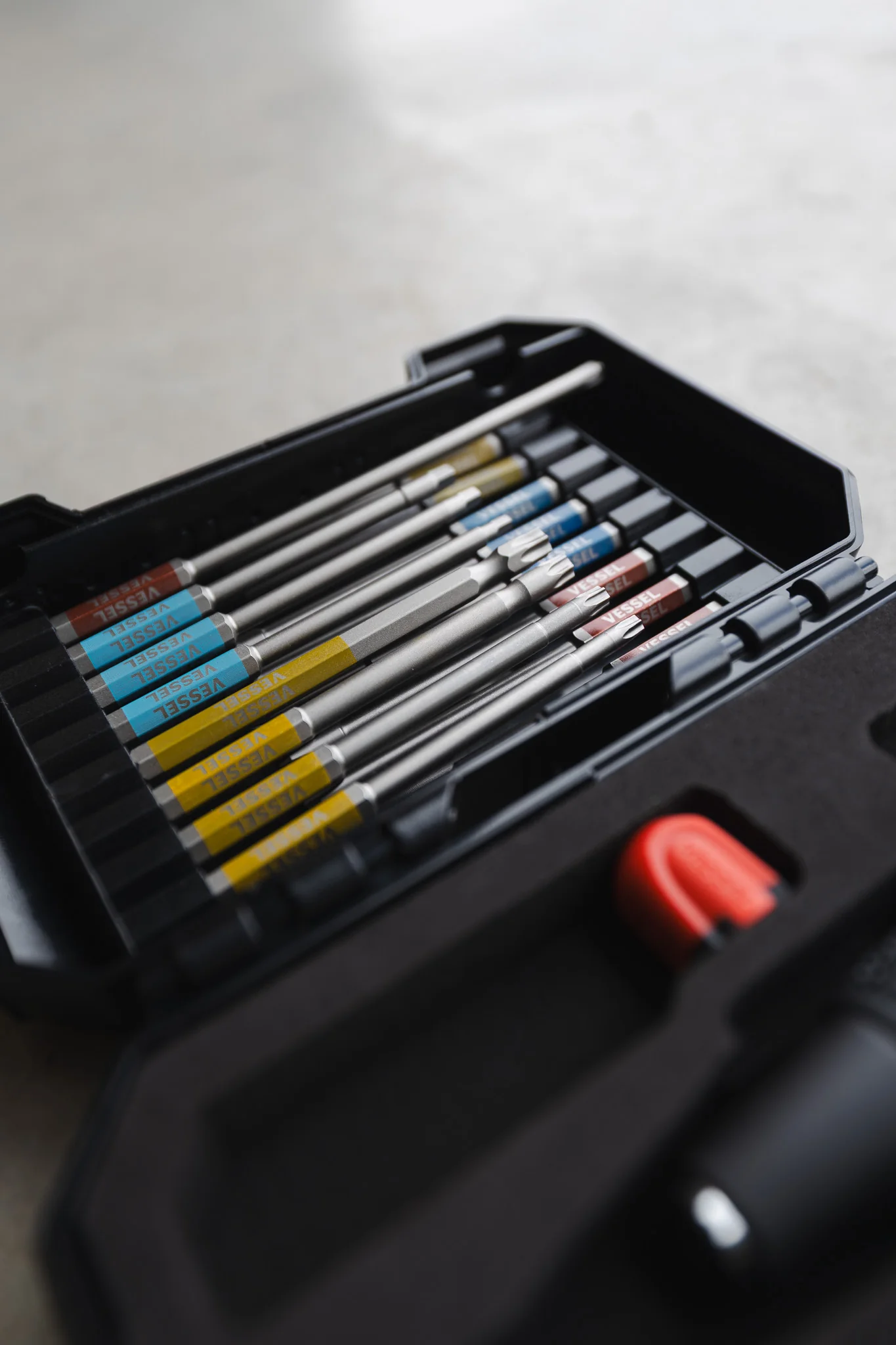 Vessel 16 Piece GOSAI (3) Bit Set + Ball Grip Bit Holder in Hard Case - Image 4