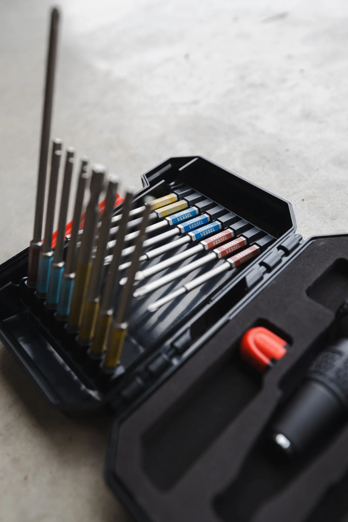 Vessel 16 Piece GOSAI (3) Bit Set + Ball Grip Bit Holder in Hard Case - Image 5